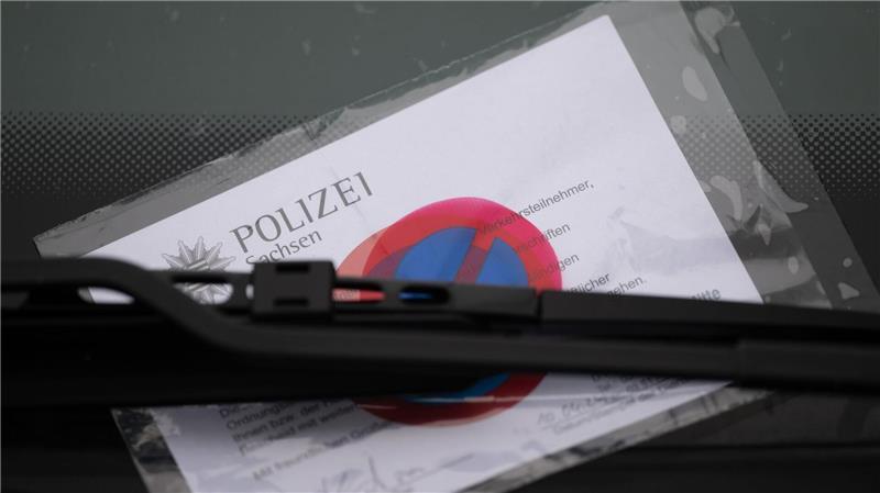 Innenminister beraten über Bußgelder und Sicherheitsfragen Über Bußgelder für Verkehrsverstöße wollen die Innenministerinnen und Innenminister in Hamburg beraten. Ob hier schon konkrete Beschlüsse gefasst werden, ist allerdings fraglich. (Symbolbild)