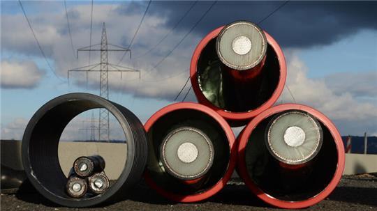 Über Erdkabel soll der Strom von Heide (Kreis Dithmarschen) bis Polsum bei Recklinghausen transportiert werden.