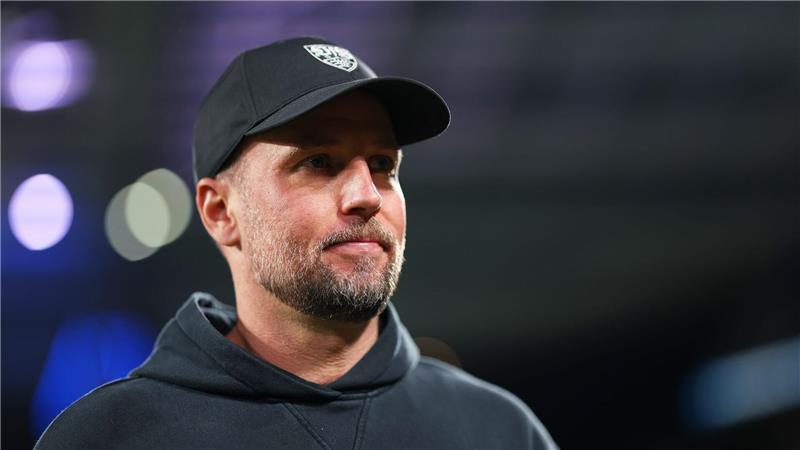 Über VfB-Trainer Sebastian Hoeneß soll einem Medienbericht zufolge bei Real Madrid gesprochen werden.