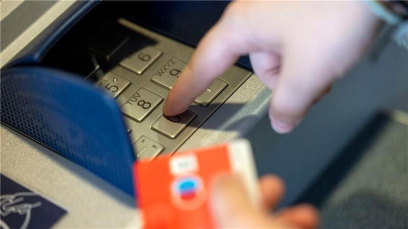 Über alle Banken hinweig einheitliche Regeln für Bargeld-Limits am Geldautomaten gibt es nicht.