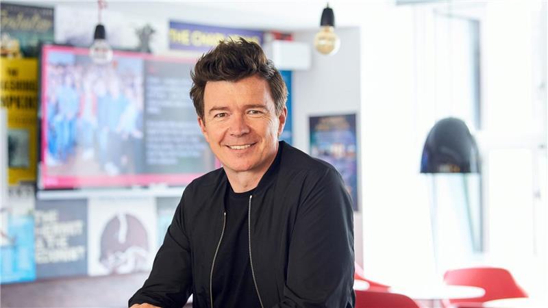 Über das Internet-Phänomen „Rickrolling“ sagt Rick Astley: „Ich habe mich kaputt gelacht.“ (Archivbild)