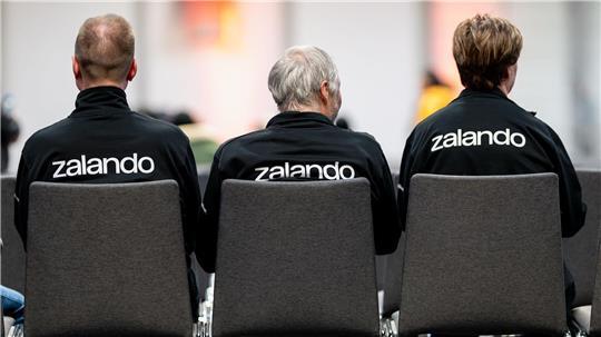 Über den Sozialplan bei Zalando in Erfurt wird nun in einer Einigungsstelle verhandelt. (Illustration).