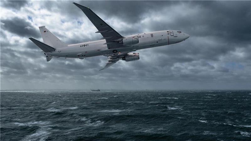 Marineflieger erleben Meilenstein – P-8A Poseidon landet heute Über der Sagami-Bucht im nördlichen Pazifik wurde die P-8A Poseidon bereits aus einem zivilen Linienflugzeug heraus abgelichtet. Am Freitag soll der auf der Boeing 737 basierende Seefernaufklärer nun als erste Maschine seiner Art auf dem Fliegerhorst Nordholz eintreffen.