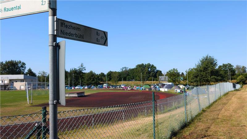 Blitzschlag trifft Sportfest - Junge Frau schwer verletzt Über die Schwere der Verletzungen lagen zunächst keine Details vor.