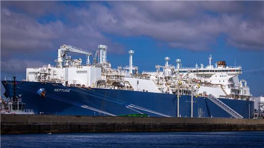 Über die deutschen LNG-Terminals kamen am Montag rund 15 Prozent der deutschen Gasimporte. (Archivbild)