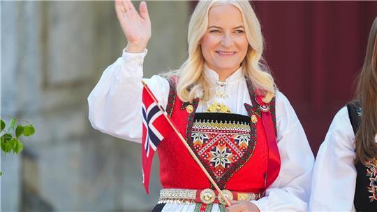 Über mehrere Jahre soll Kronprinzessin Mette-Marit Kontakt zu Epstein gehabt haben. 