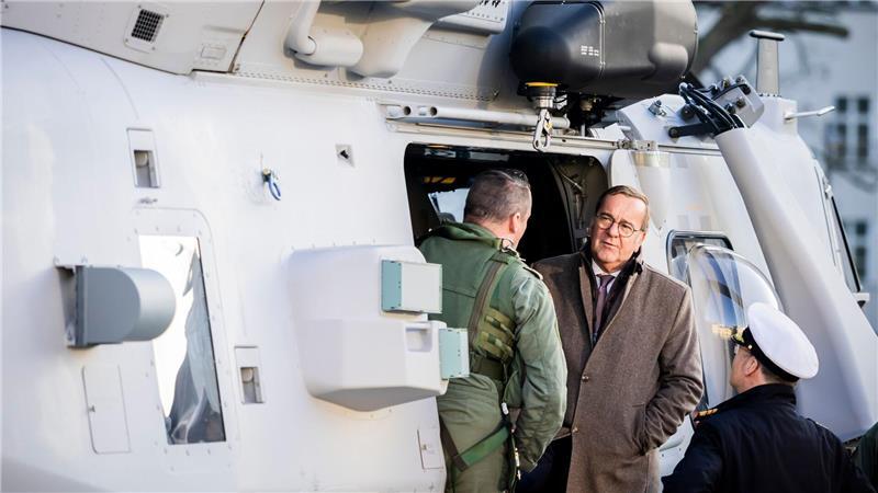 Übergabe Hubschrauber NH90 Sea Tiger an Deutsche Marine