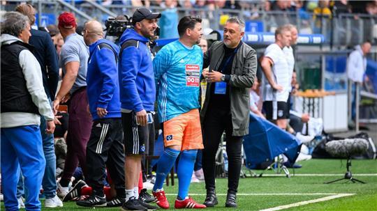 Übernimmt als Trainer das Frauenteam des Hamburger SV: Ex-Bundesliga-Star Rodolfo Cardoso (r). (Archivbild)