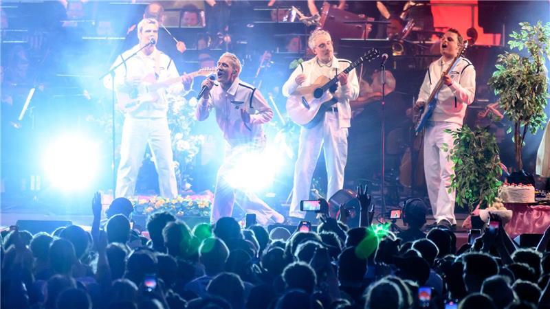 Überraschungsgast beim Eröffnungskonzert des „Kosmos“-Festivals im Sommer: die Chemnitzer Band Kraftklub. (Archivbild) 