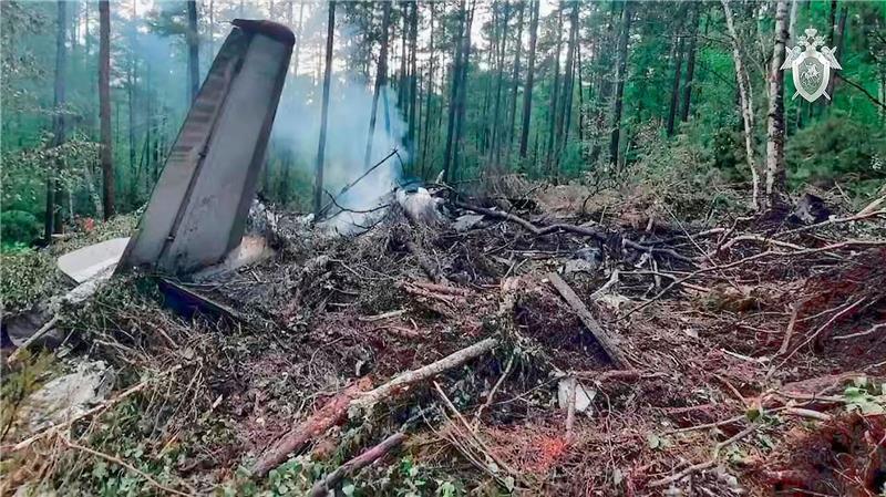 Russland: Flugschreiber der Absturzmaschine gefunden Überreste der abgestürzten An-24 mitten in der Taiga.
