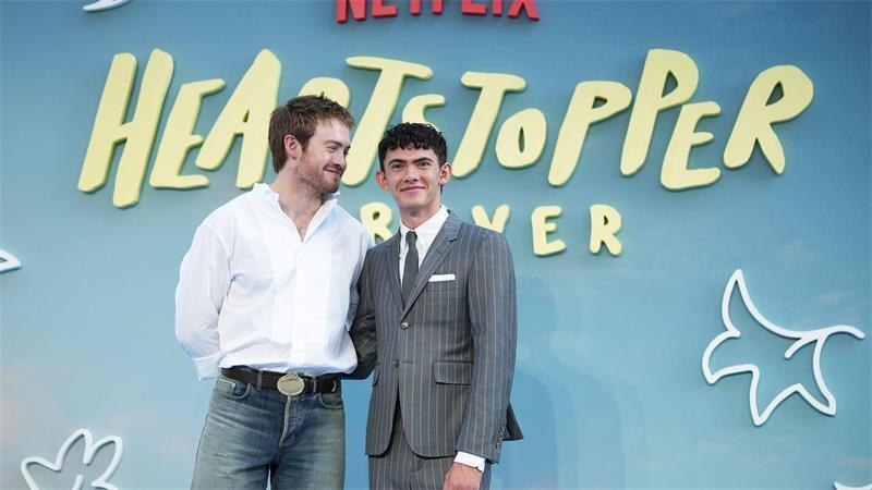 Überzeugend als Liebespaar: die Schauspieler Kit Connor (links) und Joe Locke. (Archivbild)