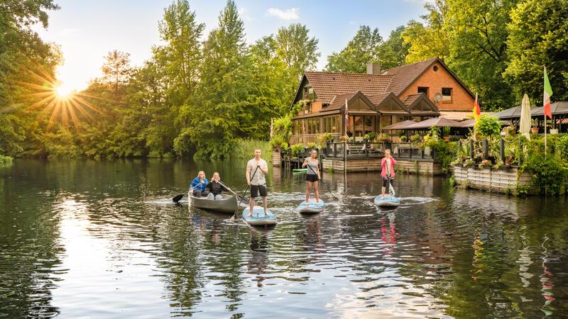 Übungssache: Je öfter man auf dem SUP-Board steht, desto sicherer wird man.