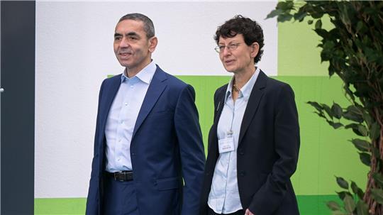 Ugur Sahin und Özlem Türeci sind die Gesichter von Biontech, machten das Mainzer Unternehmen groß. (Archivbild)