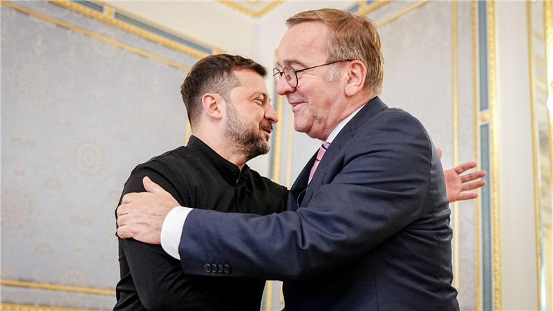 Marschflugkörper und Drohnen: neue Kooperation mit Ukraine Ukraine-Krieg - Pistorius in Kiew