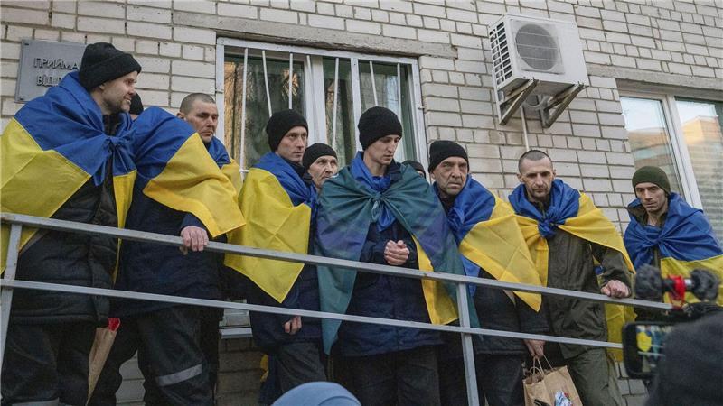 Ukrainische und russische Kriegsgefangene kommen nach Hause. (Archivbild)