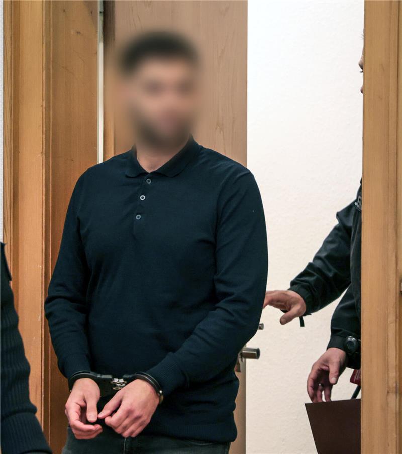 Um 11.50 Uhr ruft der Vorsitzende Richter Erik Paarmann die Strafsache gegen Mustafa M. auf.