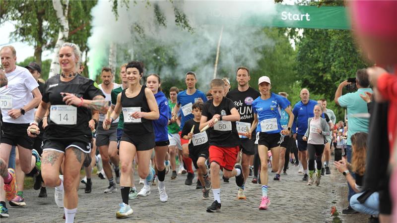 Um 18 Uhr fiel der Startschuss zum Spargellauf. Die Läuferinnen und Läufer gingen auf eine 5,5 Kilometer lange Strecke.
