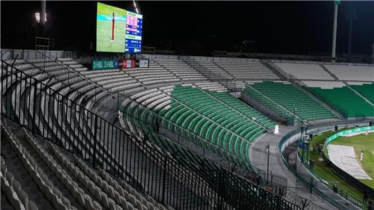 Um Sprit zu sparen, spielt die pakistanische Kricket-Liga seit Donnerstag vor leeren Rängen.