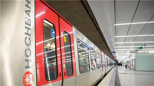 Warum die U4 bald im Fünf-Minuten-Takt in die Hamburger Hafencity fährt Um auf die gestiegene Nachfrage zu reagieren, setzt die Hochbahn samstags künftig mehr Bahnen ein (Symbolbild)