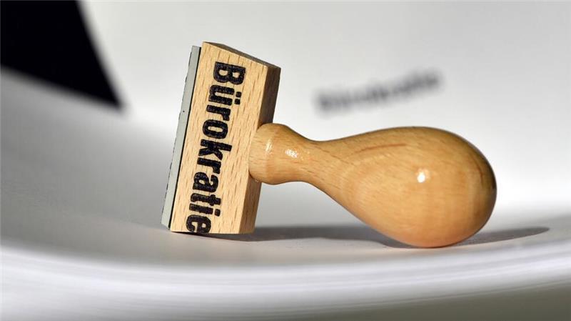 Um den Bürokratieabbau und die Digitalisierung voranzubringen, möchte der CDU-Spitzenkandidat für die Bürgerschaftswahl, Dennis Thering, einen eigenen Senatorenposten schaffen. (Foto Illustration)