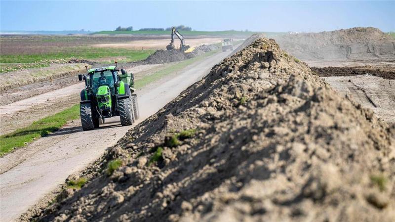 Länder: Milliardeninvestitionen für Küstenschutz notwendig Um den Folgen des Klimawandels zu begegnen, will auch Niedersachsens Umweltminister Christian Meyer dauerhaft mehr Geld in den Küstenschutz investieren. (Archivbild)