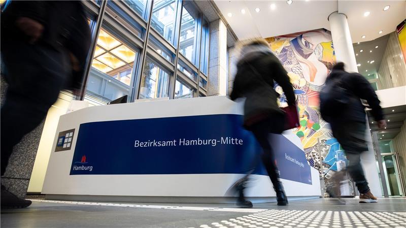 Senat will Bezirksamtsleitungen ernennen können Um lange Hängepartien beim Wechsel an der Spitze der Bezirksämter zu vermeiden, will der Senat ein Eingriffsrecht - sehr zum Ärger der Opposition (Symbolbild).