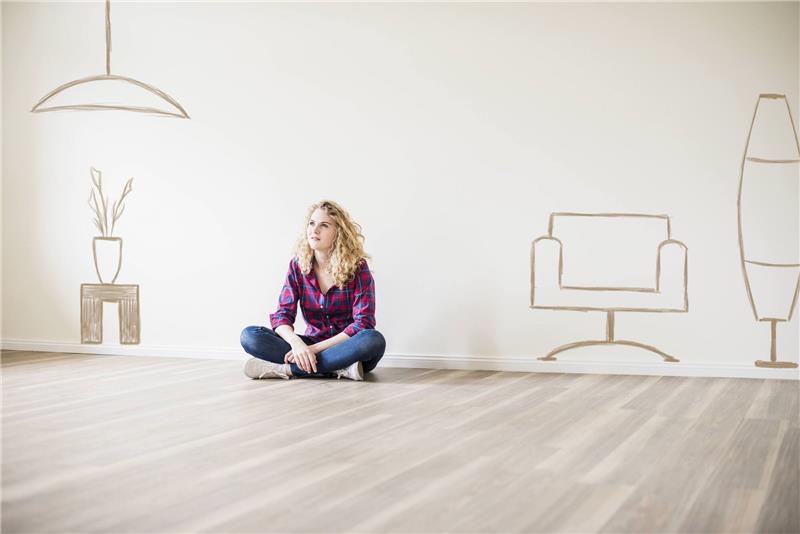 Umgezogen, neue Möbel bestellt - und nichts kommt. Die Möbelindustrie muss aktuell mit Lieferengpässen kämpfen. Foto: Uwe Umstätter/Westend61/dpa-tmn