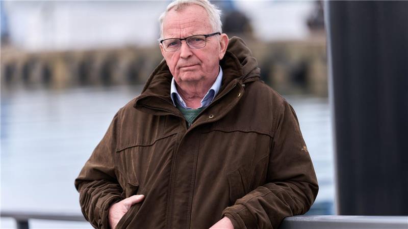 Umweltminister Backhaus sieht durch ein neues Konzept eine Chance für den gestrandeten Buckelwal (Archivfoto)  