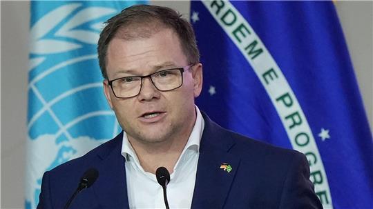 Umweltminister Carsten Schneider sagte, es gehe darum, sich von fossilen Energieträgern „zu befreien“. 