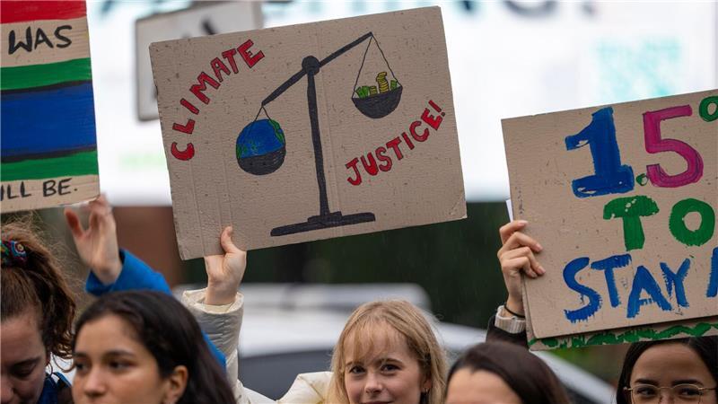 Umweltschützer fordern Klimaziele auch vor Gericht ein. (Symbolbild)