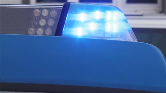 Unbekannte Täter haben zwölf Tonnen Metall von einem Sattelauflieger an der A7 gestohlen. (Symbolbild)