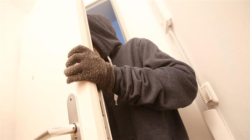 Einbruch am helllichten Tag: Diebe schlagen in Jork und Buxtehude zu Unbekannte sind am Freitag in Jorker Wohnungen eingebrochen.