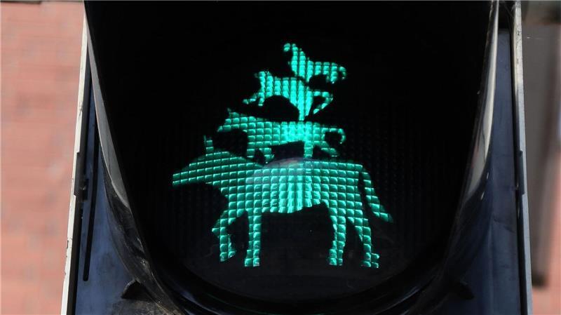 Und viele Jahre später gab es in vielen Städten regionalisierte Ampelfiguren: In Bremen die Stadtmusikanten. (Archivbild)