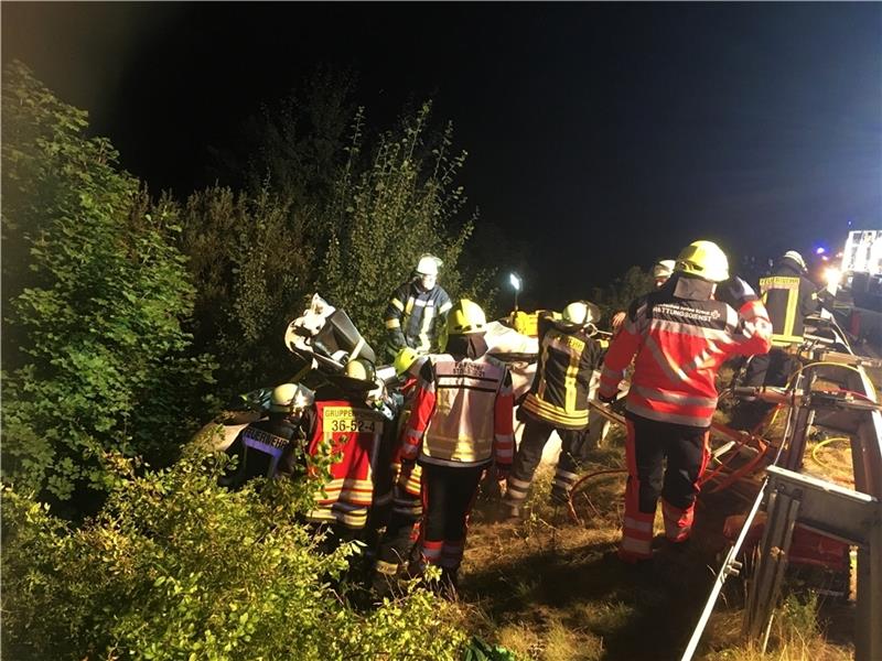 Unfälle auf der A 26 halten die fünf Feuerwehren der Samtgemeinde Horneburg in Atem. Fotos: Schulze/Vasel