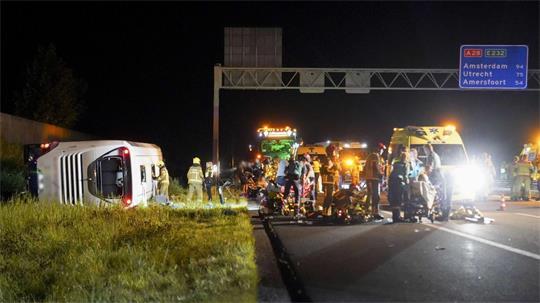 Unfall auf A28: Deutsche Schüler waren an Bord des Reisebusses. 