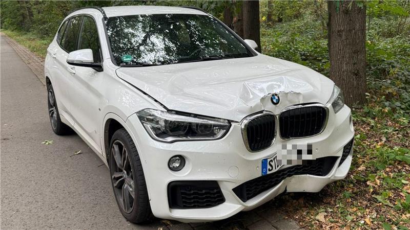 Unfallfahrzeug des verunglückten Fahrers auf der B73 in Stade