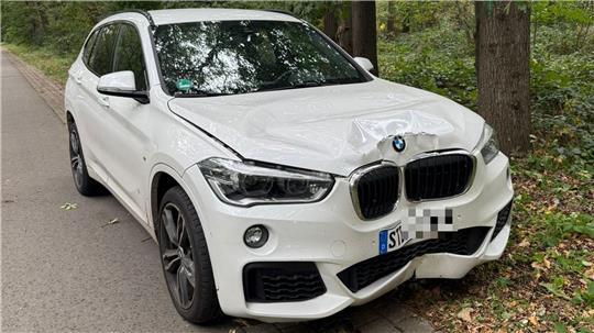 Unfallfahrzeug des verunglückten Fahrers auf der B73 in Stade