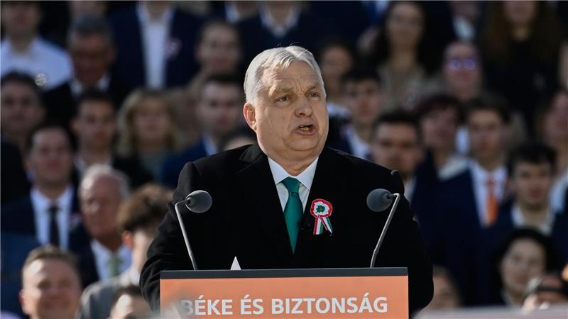 Ungarns Ministerpräsident Viktor Orban hofft auf Unterstützung des US-Vizepräsidenten JD Vance vor der Parlamentswahl. 