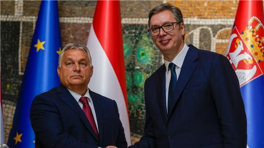 Ungarns Ministerpräsident Viktor Orban und Serbiens Staatspräsident Aleksandar Vucic pflegen gute Beziehungen. (Archivbild)
