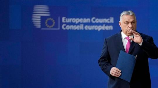 Ungarns Ministerpräsident Viktor Orban verhindert beim EU-Gipfel eine Einigung auf Finanzhilfen für die Ukraine.
