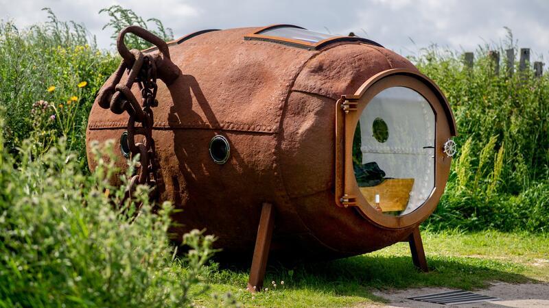 Ungewöhnliche Schlafstätte: Eine Boje als Urlaubsdomizil