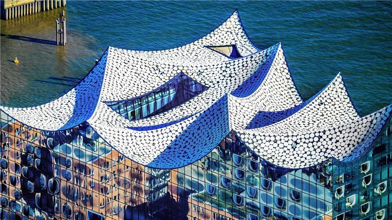 Das sind Martin Elsens vier Lieblingsbilder aus der Luft Ungewohnter Anblick: Die Elphi von oben, die Dachkonstruktion ist beeindruckend.