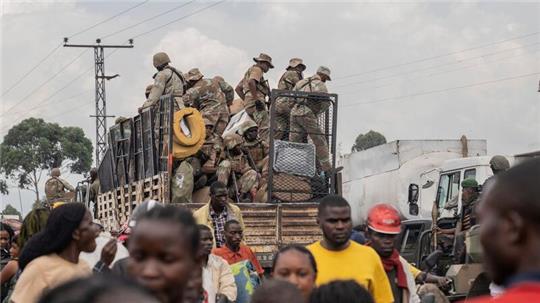 Uniformierte auf einem Lastwagen: Der Osten des Kongo gilt als eine der gefährlichsten Regionen der Welt.