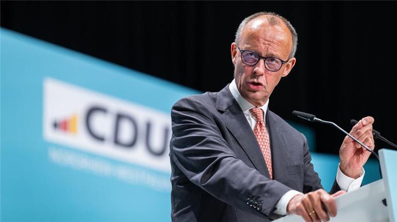 NRW-CDU läutet mit Merz Bundestagswahlkampf ein Unions-Kanzlerkandidat Friedrich Merz fordert den Zusammenhalt der demokratischen Mitte angesichts des Erstarkens der AfD.