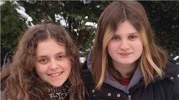 "Uns geht's super. Wir haben Zeugnisse bekommen und freuen uns auf die Zeugnisferien. Auch wenn das nur zwei Tage sind."Ida und Feli aus Dollern, am Freitag, 30. Januar 2026.