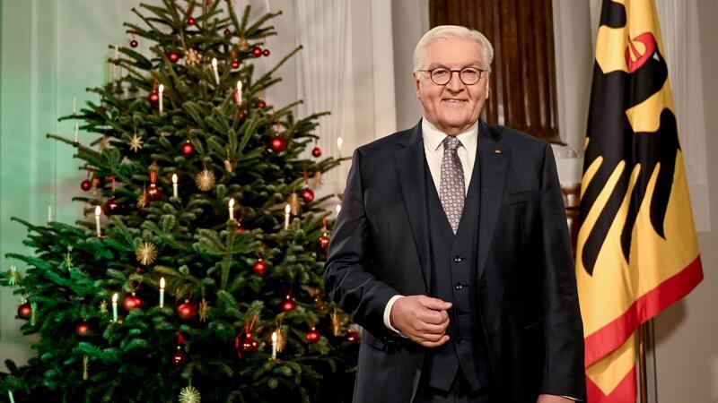 Steinmeier: Mut und Miteinander in Demokratie gute Ratgeber „Unsere Verfassung ist etwas, worauf wir stolz sein dürfen“, sagt Bundespräsident Frank-Walter Steinmeier