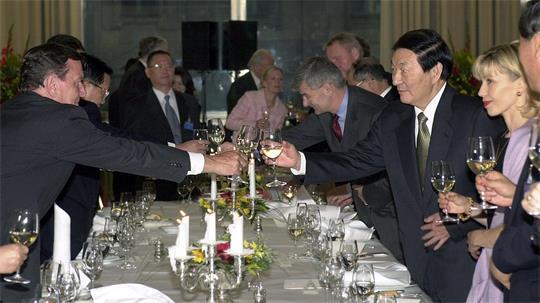 Unter Ex-Ministerpräsident Zhu Rongji läutete China seinen wirtschaftlichen Aufstieg ein. (Archivbild) 