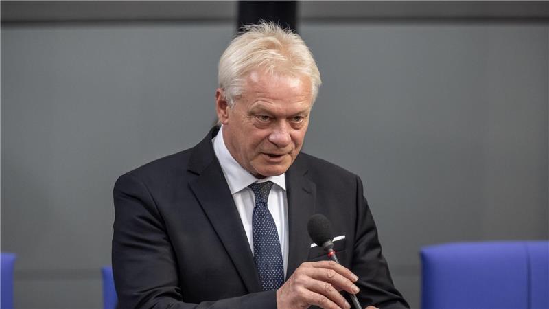 „Politik im Trump-Stil“? Karlsruhe prüft Minister-Alleingang Unter Landwirtschaftminister Rainer (CSU) war die Verordnung abgeschafft worden. (Archivbild)
