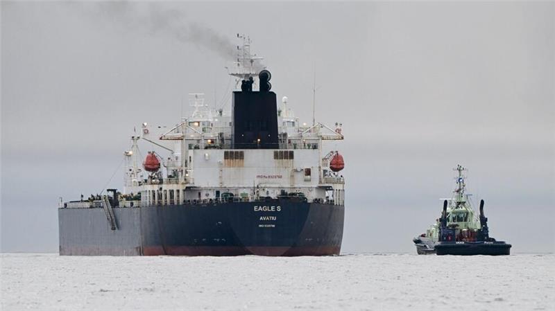 Unter Sabotageverdacht: Der Tanker Eagle S“.