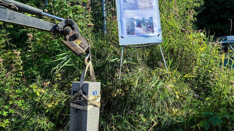 Deutsch-dänische Grenze - Kommission überprüft Markierungen Unter anderem WInd und Wetter setzen den Grenzmarkierungen zu.